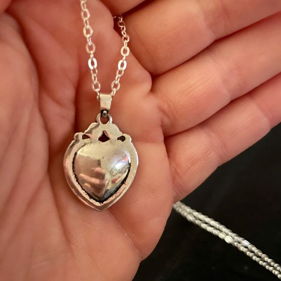 Crystal red heat full of love pendant necklace ❤️ - Picture 2 of 4